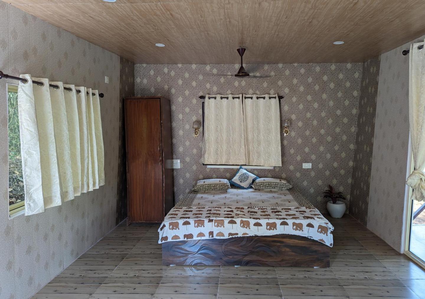 Hippie Paws Hotel มานเดรม ภายนอก รูปภาพ