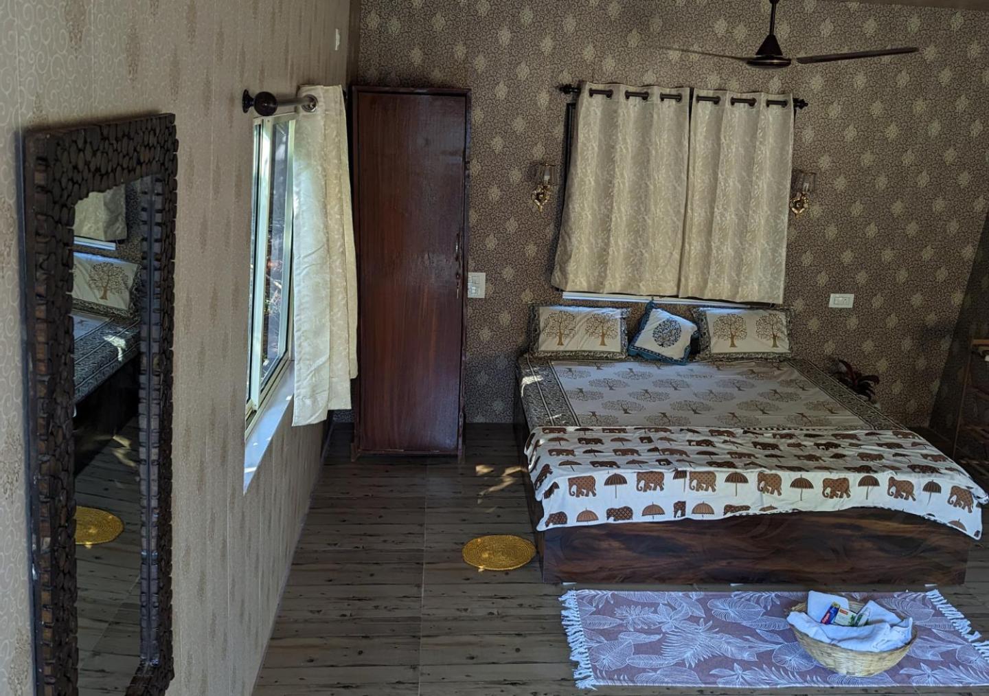 Hippie Paws Hotel มานเดรม ภายนอก รูปภาพ