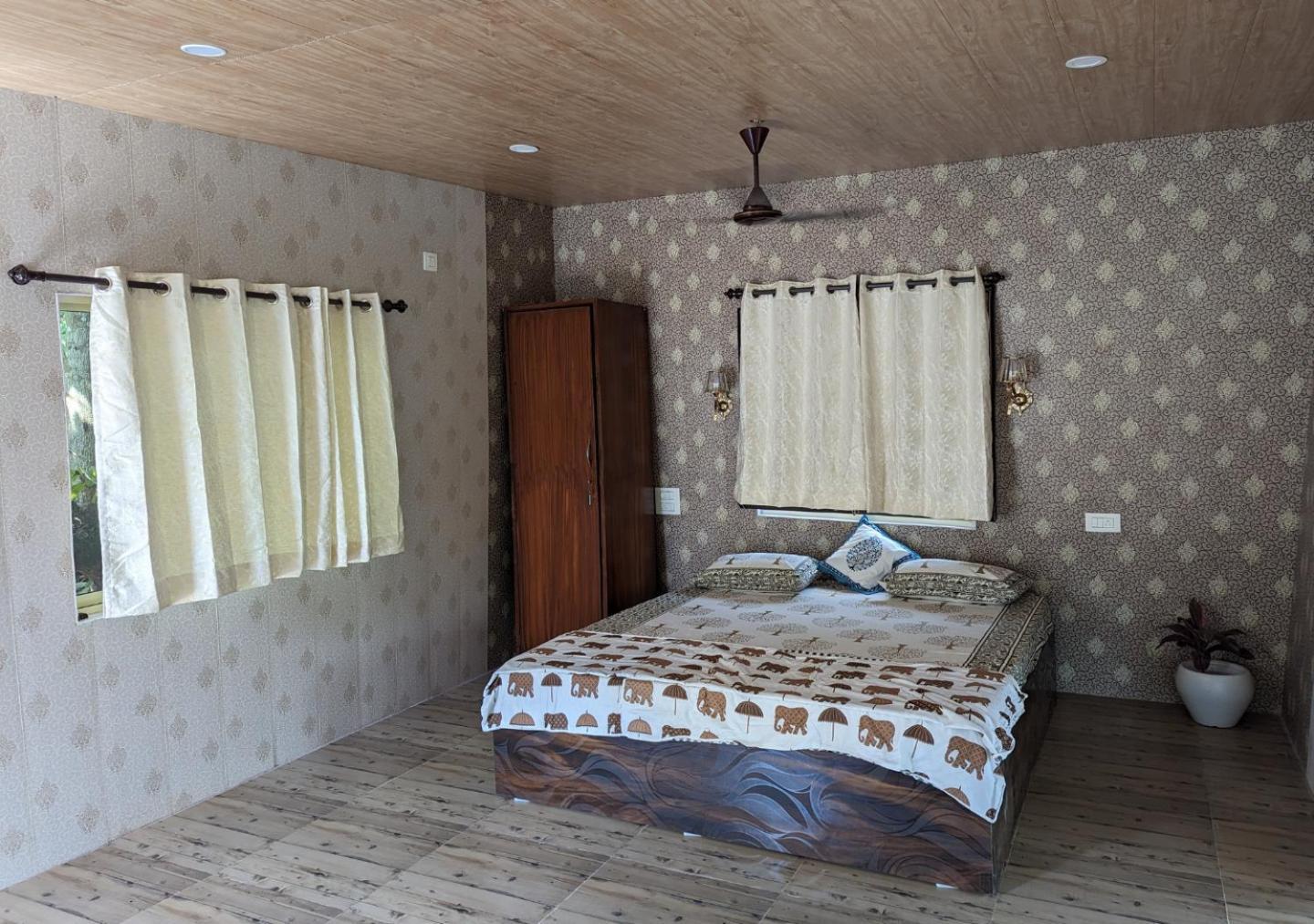 Hippie Paws Hotel มานเดรม ภายนอก รูปภาพ