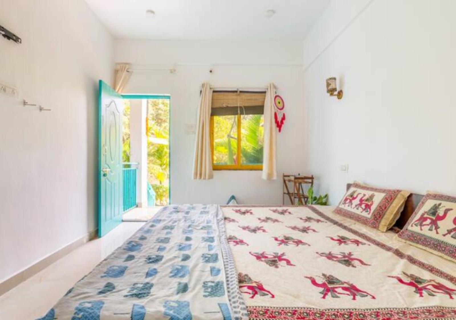 Hippie Paws Hotel มานเดรม ภายนอก รูปภาพ