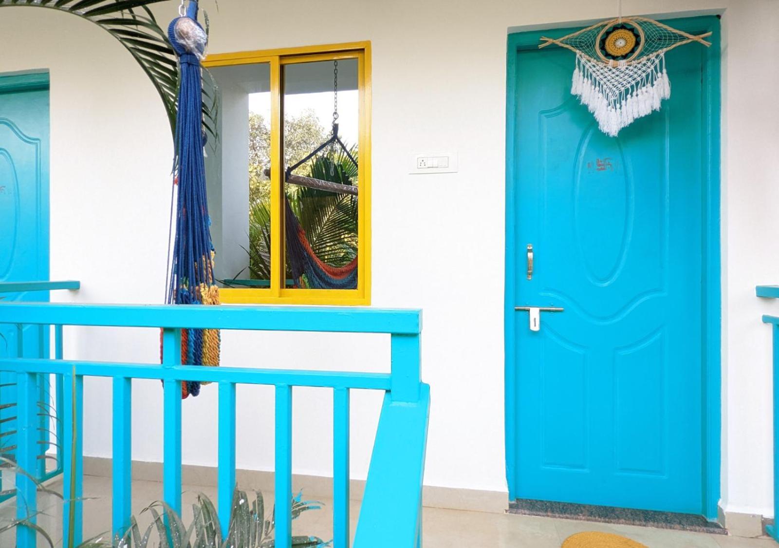 Hippie Paws Hotel มานเดรม ภายนอก รูปภาพ
